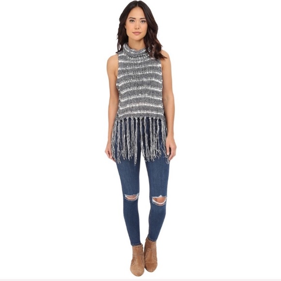 FREE PEOPLE / SLEEVELESS FRINGE KNIT TOP - Picture 1 of 4